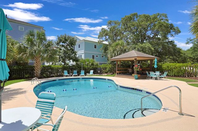 310 73rd Ave N Apt 1C, Myrtle Beach, SC 29572