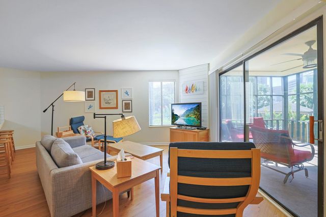 310 73rd Ave N Apt 1C, Myrtle Beach, SC 29572
