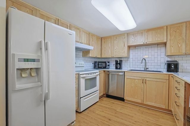 310 73rd Ave N Apt 1C, Myrtle Beach, SC 29572
