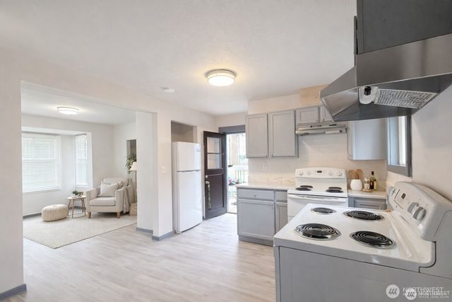 328 330 S Division Street, Auburn, WA 98001