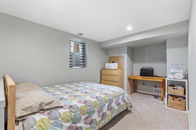 1522 10th Avenue S, Fargo, ND 58103