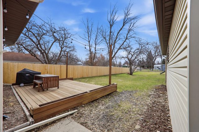 1522 10th Avenue S, Fargo, ND 58103