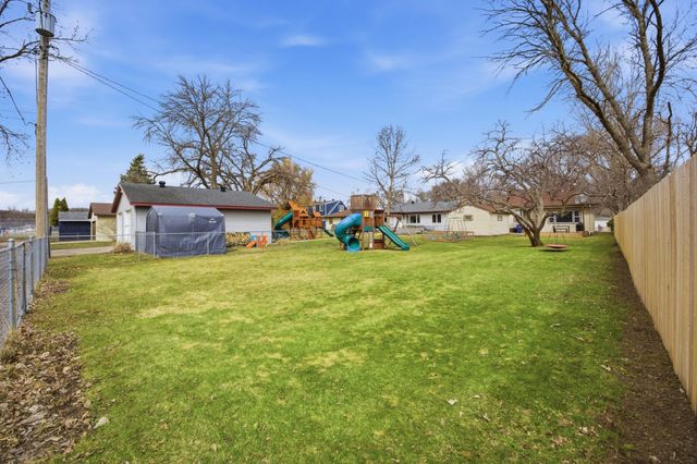 1522 10th Avenue S, Fargo, ND 58103