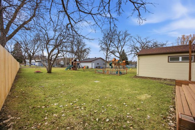 1522 10th Avenue S, Fargo, ND 58103