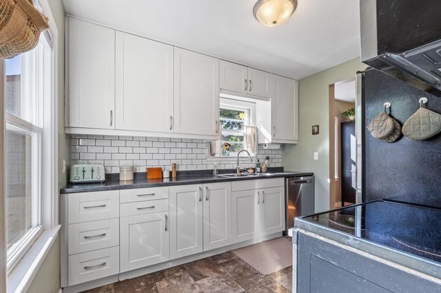 1522 10th Avenue S, Fargo, ND 58103