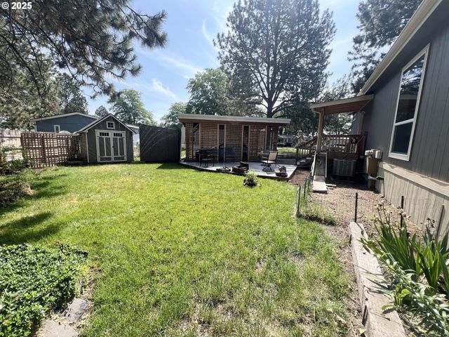 1809 26TH St 12, La Grande, OR 97850