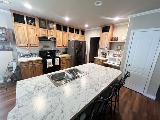 1809 26TH St 12, La Grande, OR 97850