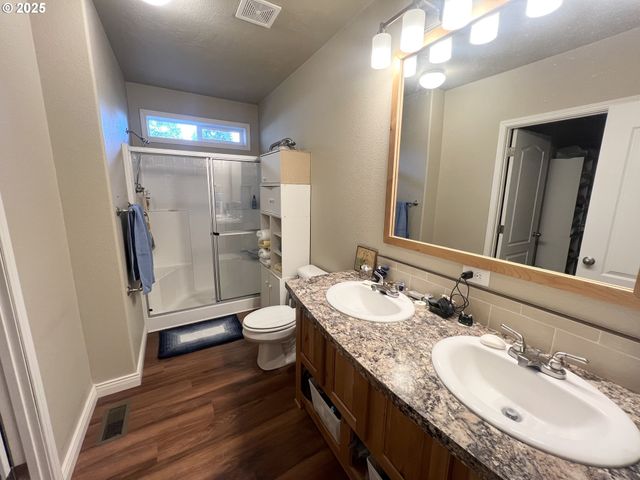 1809 26TH St 12, La Grande, OR 97850