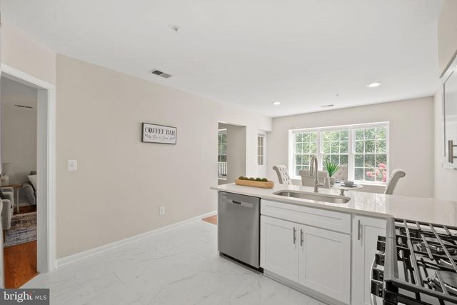 12340 ROSSLARE RIDGE RD #204, Lutherville Timonium, MD 21093
