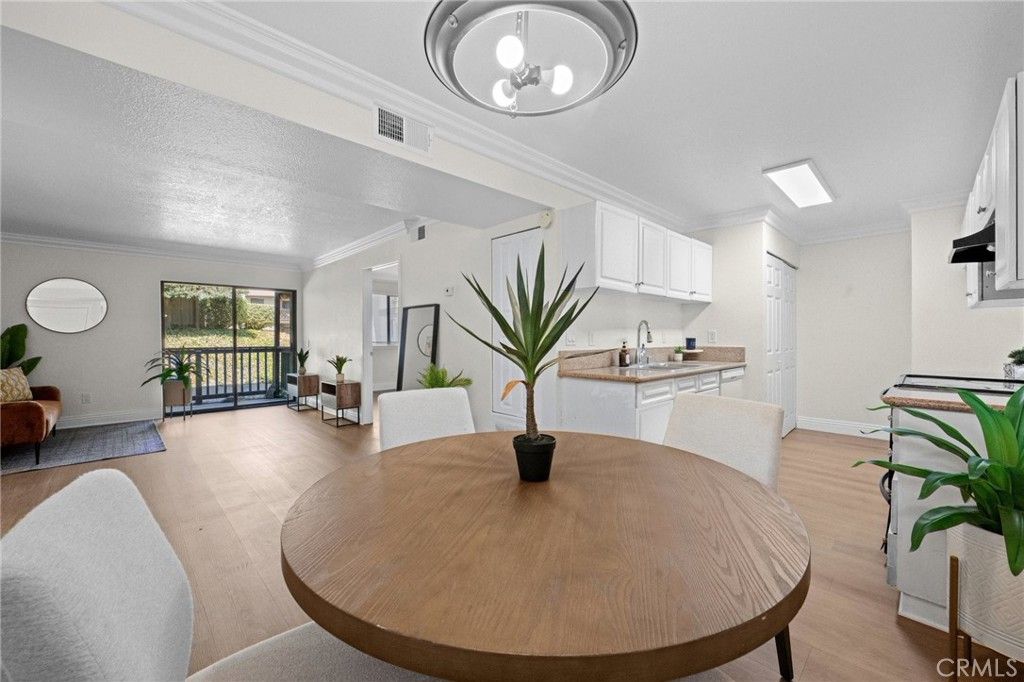 Image 9 of property listing at 1265 Kendall Drive 613, San Bernardino, CA 92407
