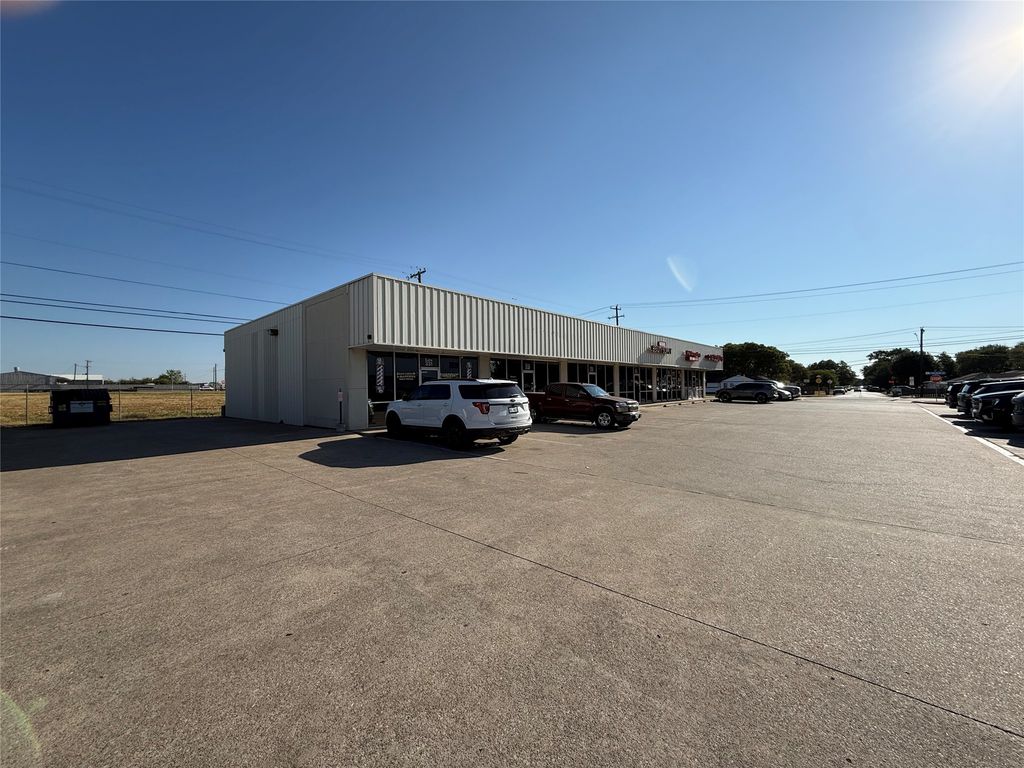 330 S Blue Mound Road, Saginaw, TX 76131 — exterior