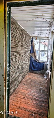 21 Garden Street, Amsterdam, NY 12010