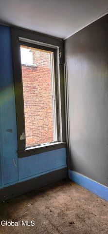 21 Garden Street, Amsterdam, NY 12010