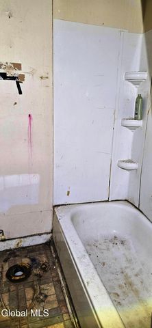 21 Garden Street, Amsterdam, NY 12010