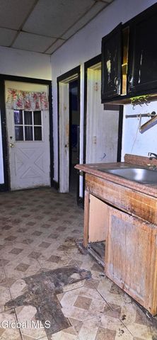 21 Garden Street, Amsterdam, NY 12010