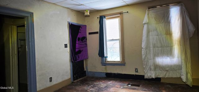 21 Garden Street, Amsterdam, NY 12010