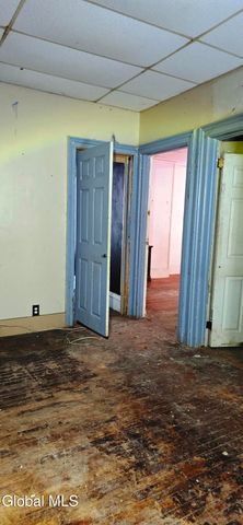 21 Garden Street, Amsterdam, NY 12010