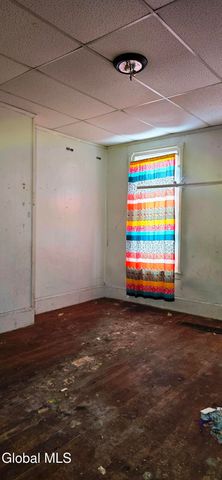 21 Garden Street, Amsterdam, NY 12010