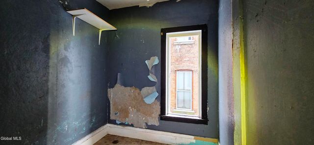 21 Garden Street, Amsterdam, NY 12010