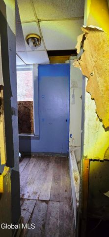 21 Garden Street, Amsterdam, NY 12010