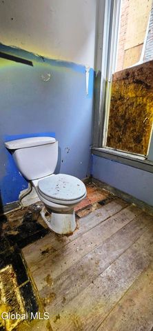 21 Garden Street, Amsterdam, NY 12010