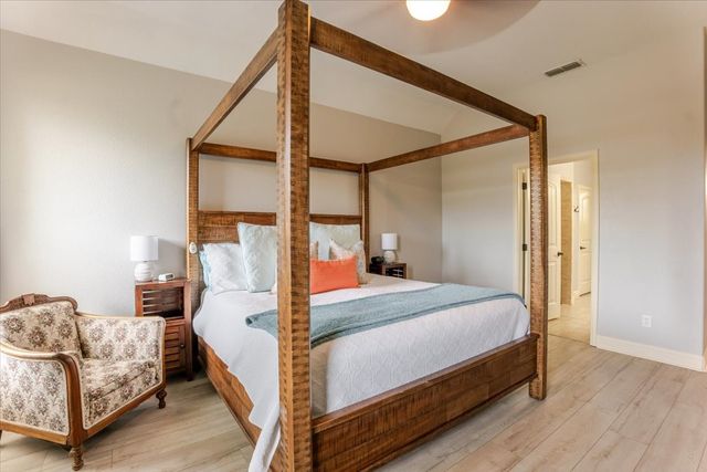 112 Camelot Street, Glen Rose, TX 76043