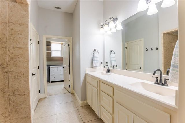 112 Camelot Street, Glen Rose, TX 76043