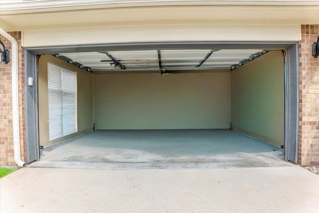 112 Camelot Street, Glen Rose, TX 76043