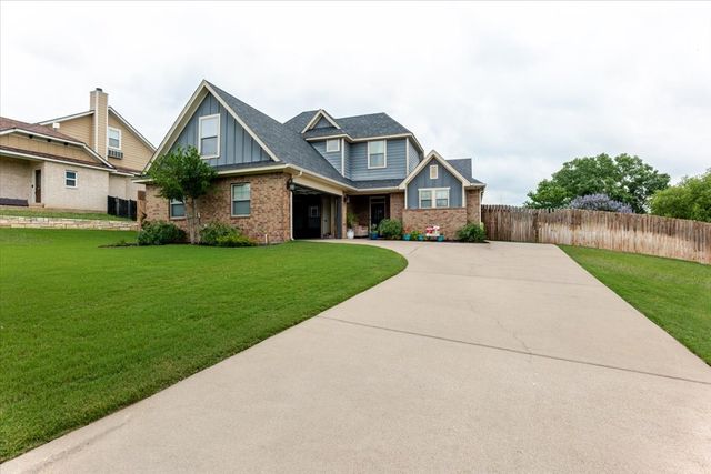112 Camelot Street, Glen Rose, TX 76043