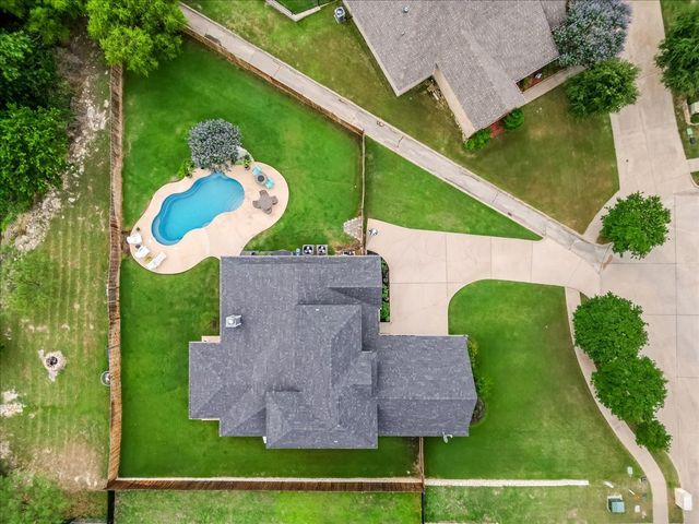 112 Camelot Street, Glen Rose, TX 76043