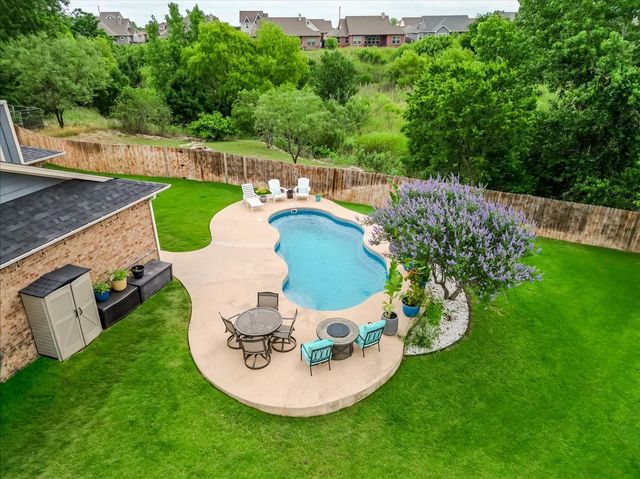 112 Camelot Street, Glen Rose, TX 76043