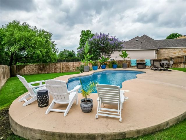 112 Camelot Street, Glen Rose, TX 76043