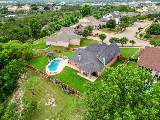 112 Camelot Street, Glen Rose, TX 76043
