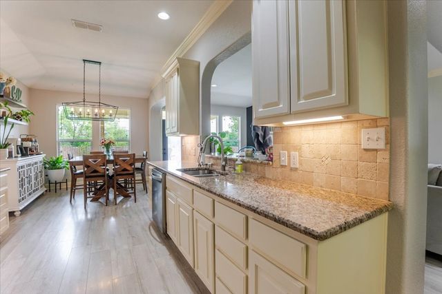 112 Camelot Street, Glen Rose, TX 76043