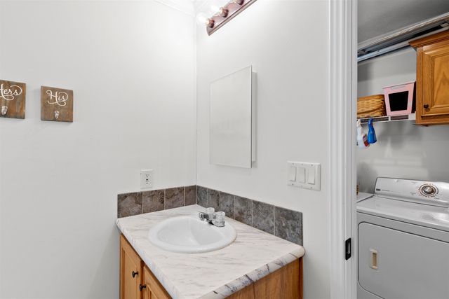 53 Seabreeze Drive, North Hampton, NH 03862