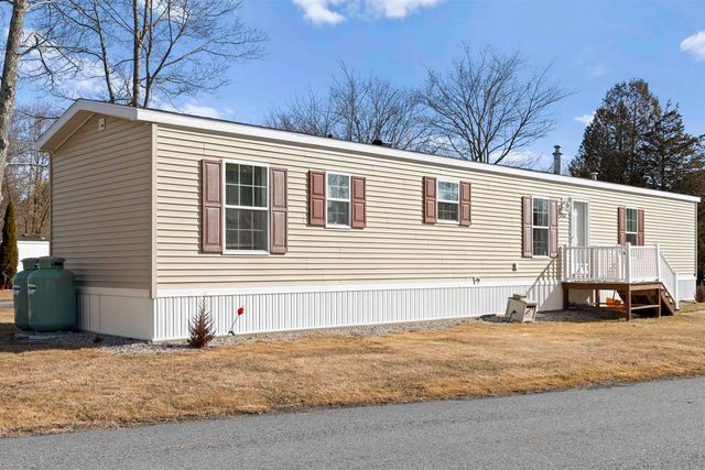 53 Seabreeze Drive, North Hampton, NH 03862