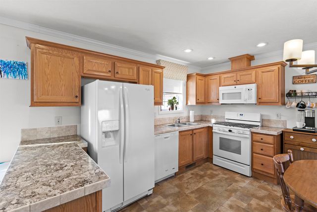 53 Seabreeze Drive, North Hampton, NH 03862