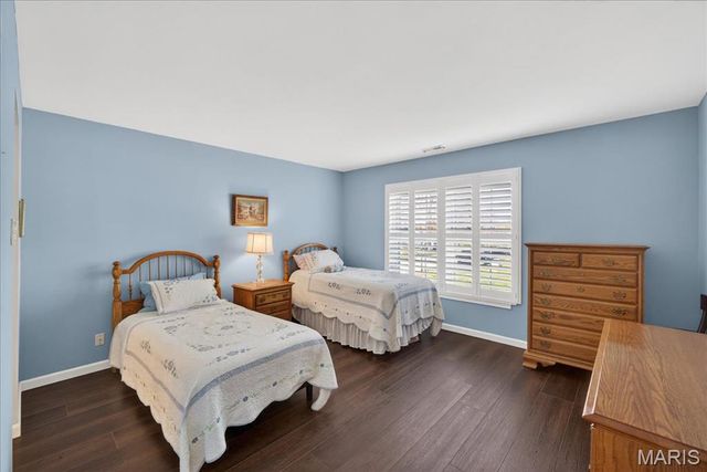 1122 Sunbolt Drive K, St Louis, MO 63129