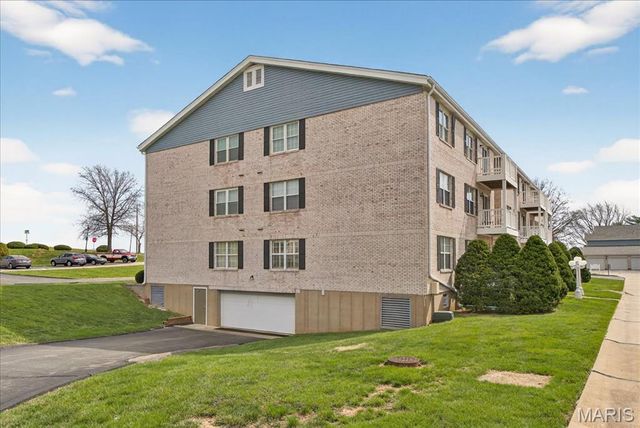 1122 Sunbolt Drive K, St Louis, MO 63129