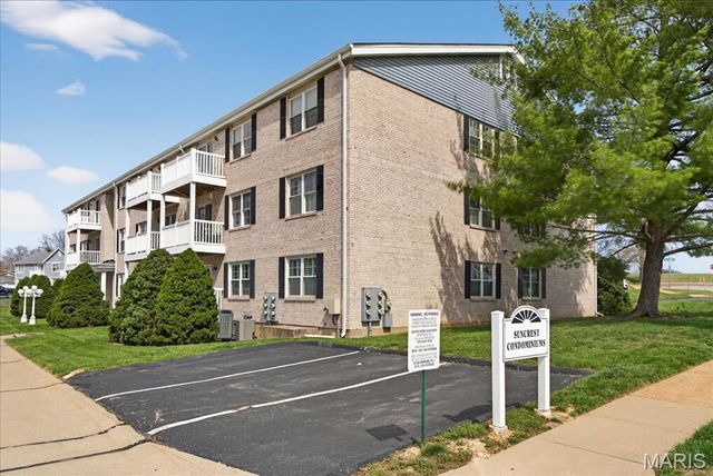 1122 Sunbolt Drive K, St Louis, MO 63129