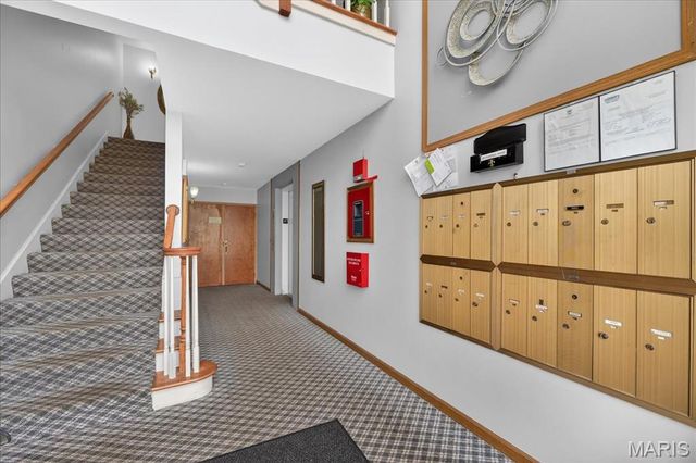 1122 Sunbolt Drive K, St Louis, MO 63129