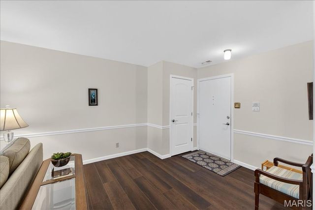 1122 Sunbolt Drive K, St Louis, MO 63129