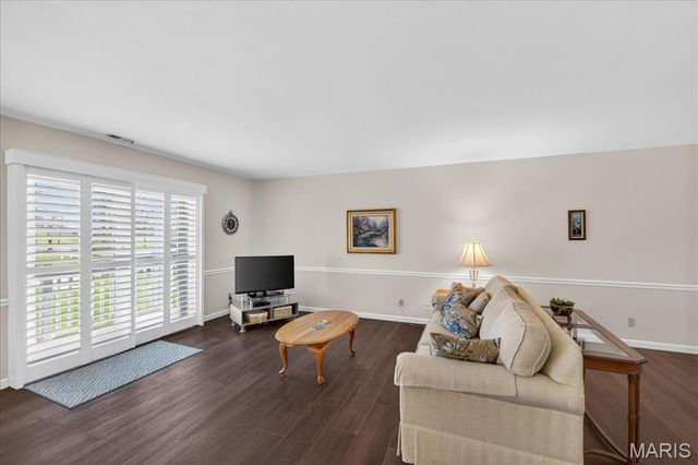 1122 Sunbolt Drive K, St Louis, MO 63129