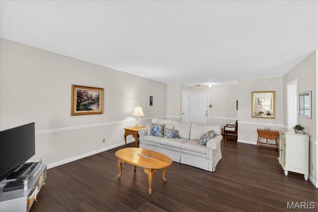 1122 Sunbolt Drive K, St Louis, MO 63129