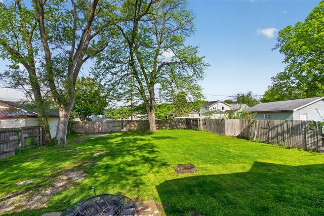 208 8th Street, West Des Moines, IA 50265