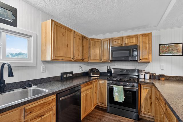 208 8th Street, West Des Moines, IA 50265