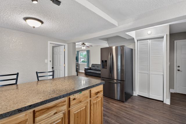 208 8th Street, West Des Moines, IA 50265