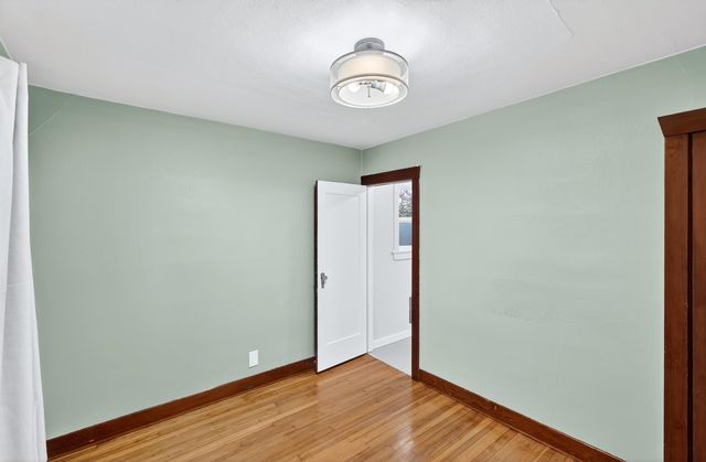 8422 E Liberty Ave, Millwood, WA 99212