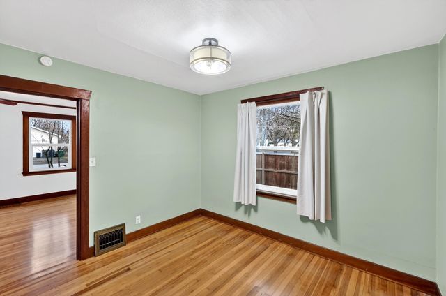 8422 E Liberty Ave, Millwood, WA 99212