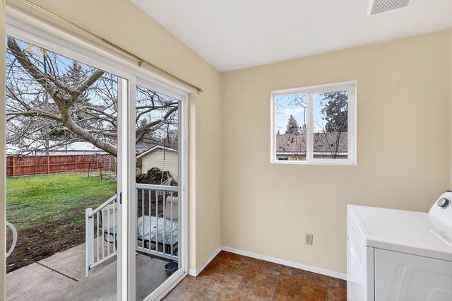 8422 E Liberty Ave, Millwood, WA 99212